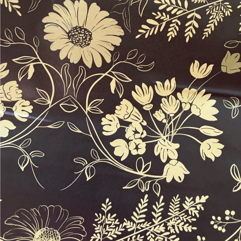 Vintage floral black & gold wallpaper